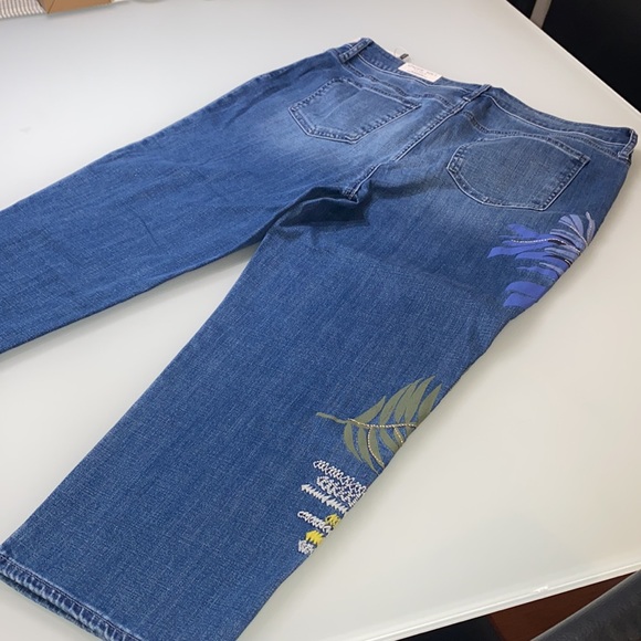 NWT Chico’s So Slimming Girlfriend Slim Leg Sz3 - Picture 4 of 8